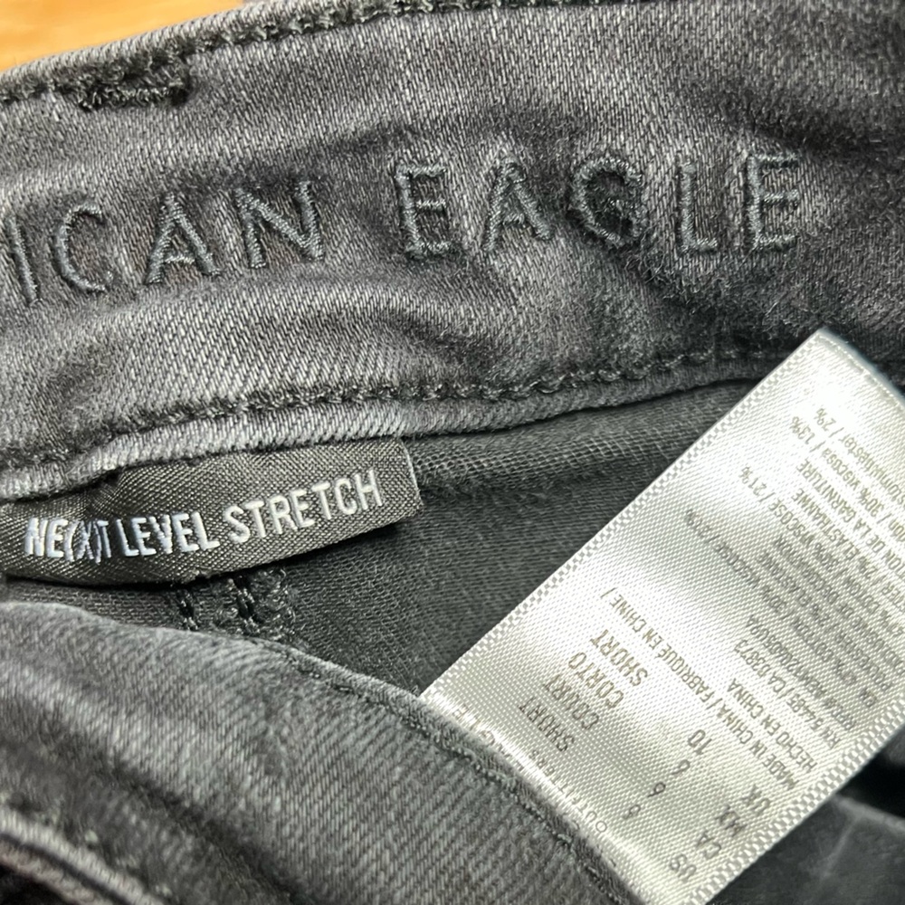 Distressed Black Skinny Jeans AMERICAN EAGLE next level stretch jegging. Size 6. - Picture 6 of 7